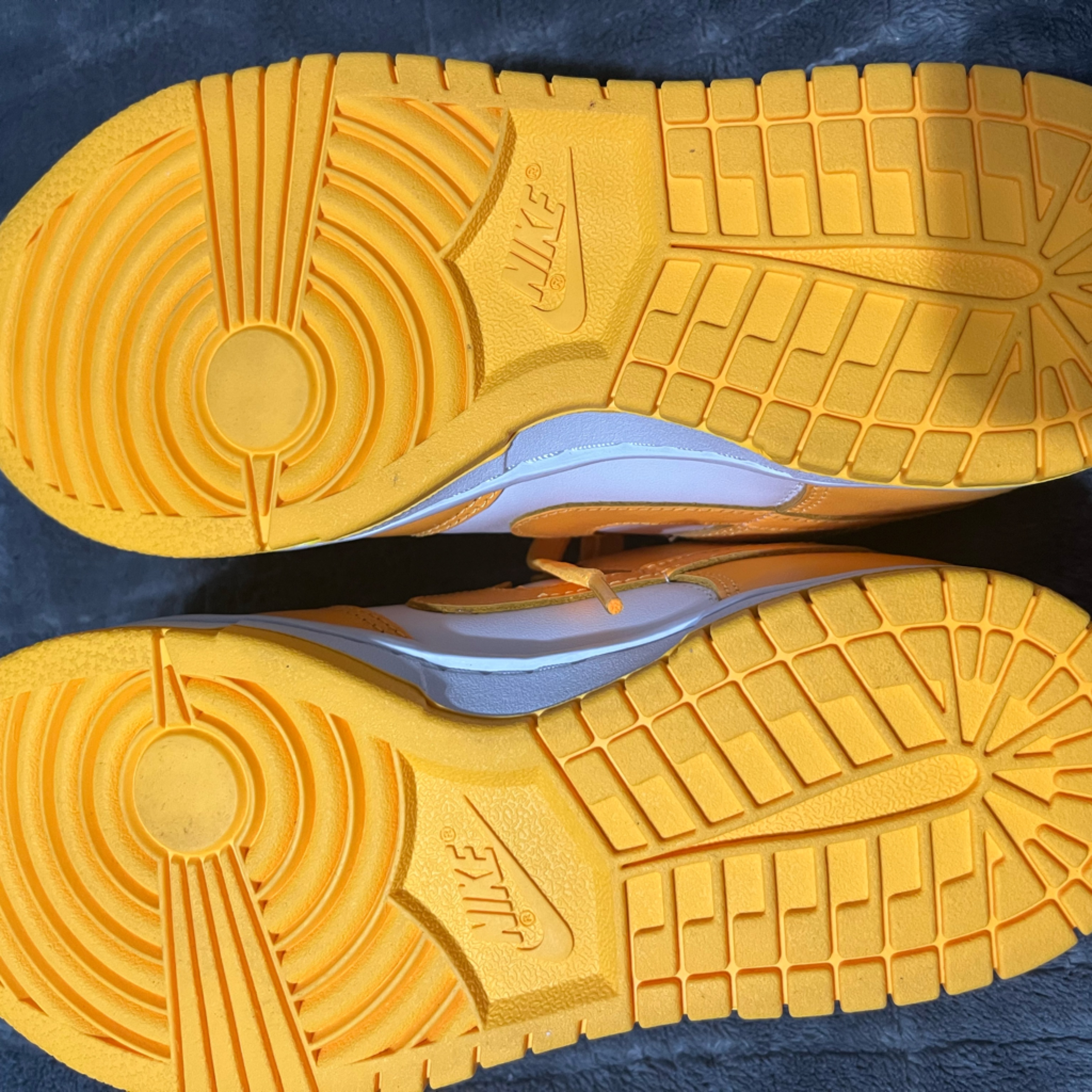 Laser Orange Low Dunks !